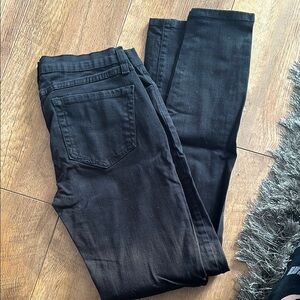 Black Skinny Jeans Sleek Modern Design